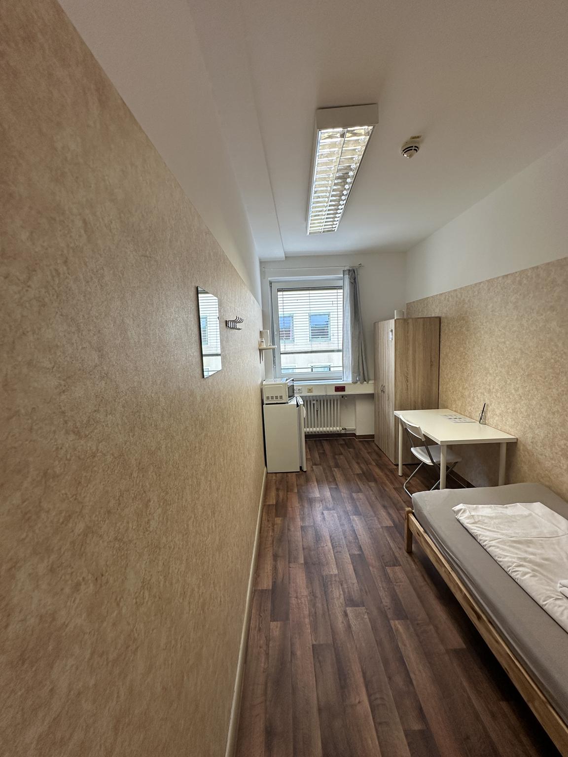 Georg-Kronawitter-Platz 2, 80331 München / Zimmer 321 (1)