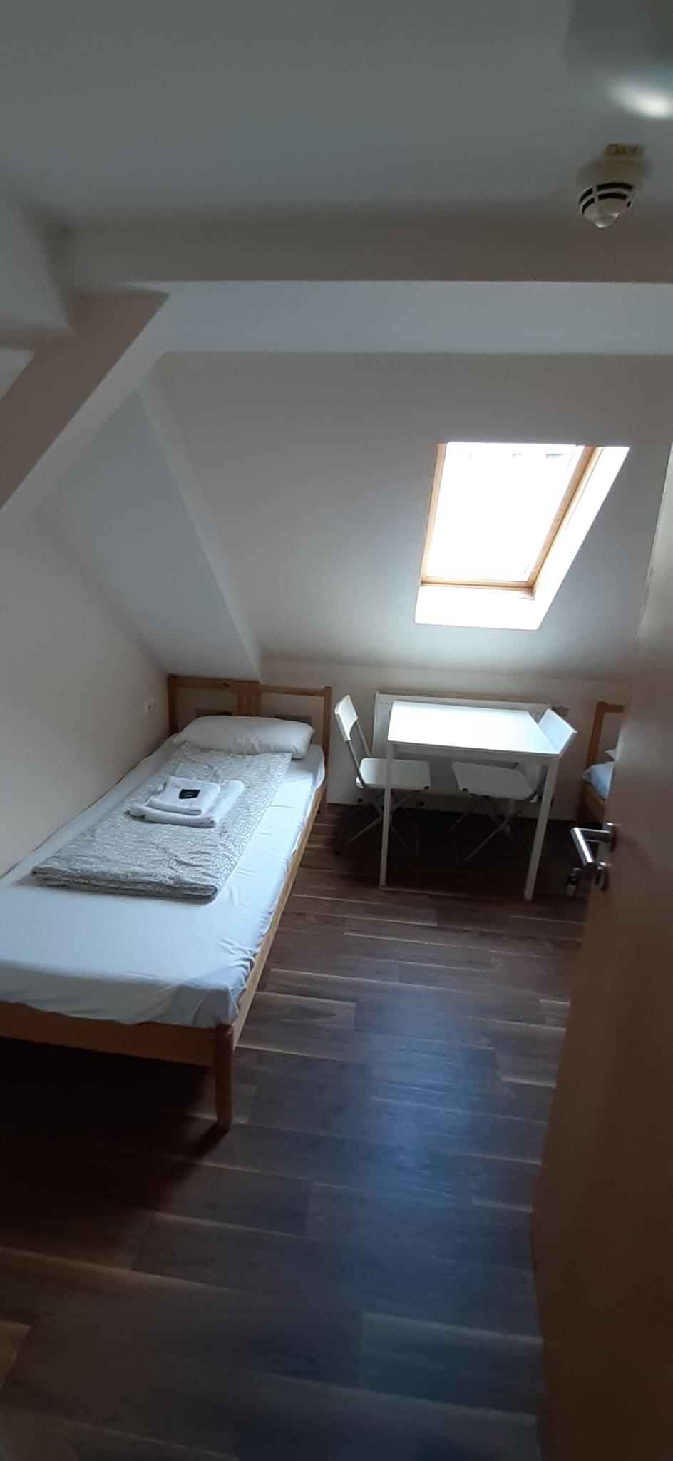 Georg-Kronawitter-Platz 2, 80331 München / Zimmer 411 (2)