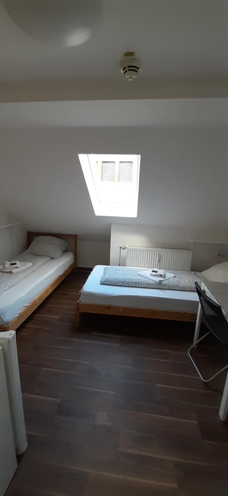 Georg-Kronawitter-Platz 2, 80331 München / Zimmer 412 (2)