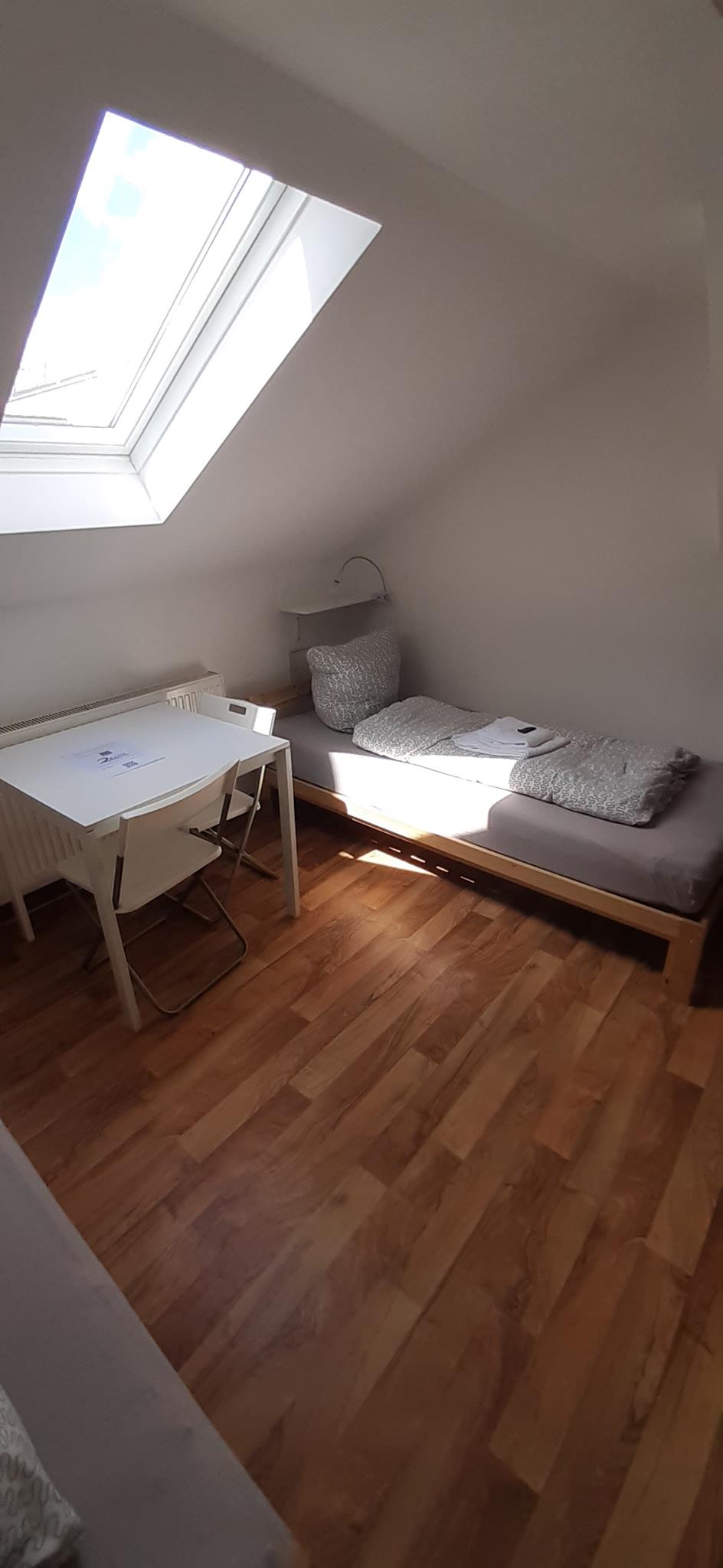 Georg-Kronawitter-Platz 2, 80331 München / Zimmer 409 (2)