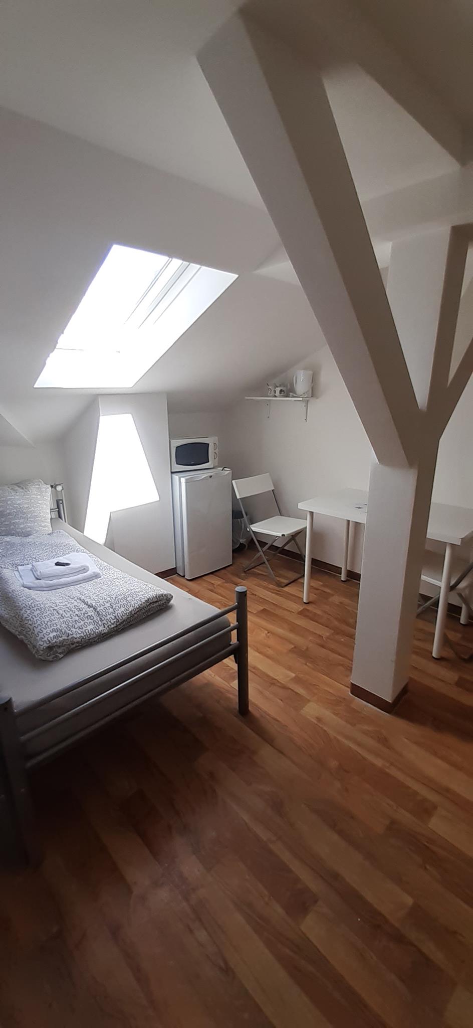 Georg-Kronawitter-Platz 2, 80331 München / Zimmer 403 (2)