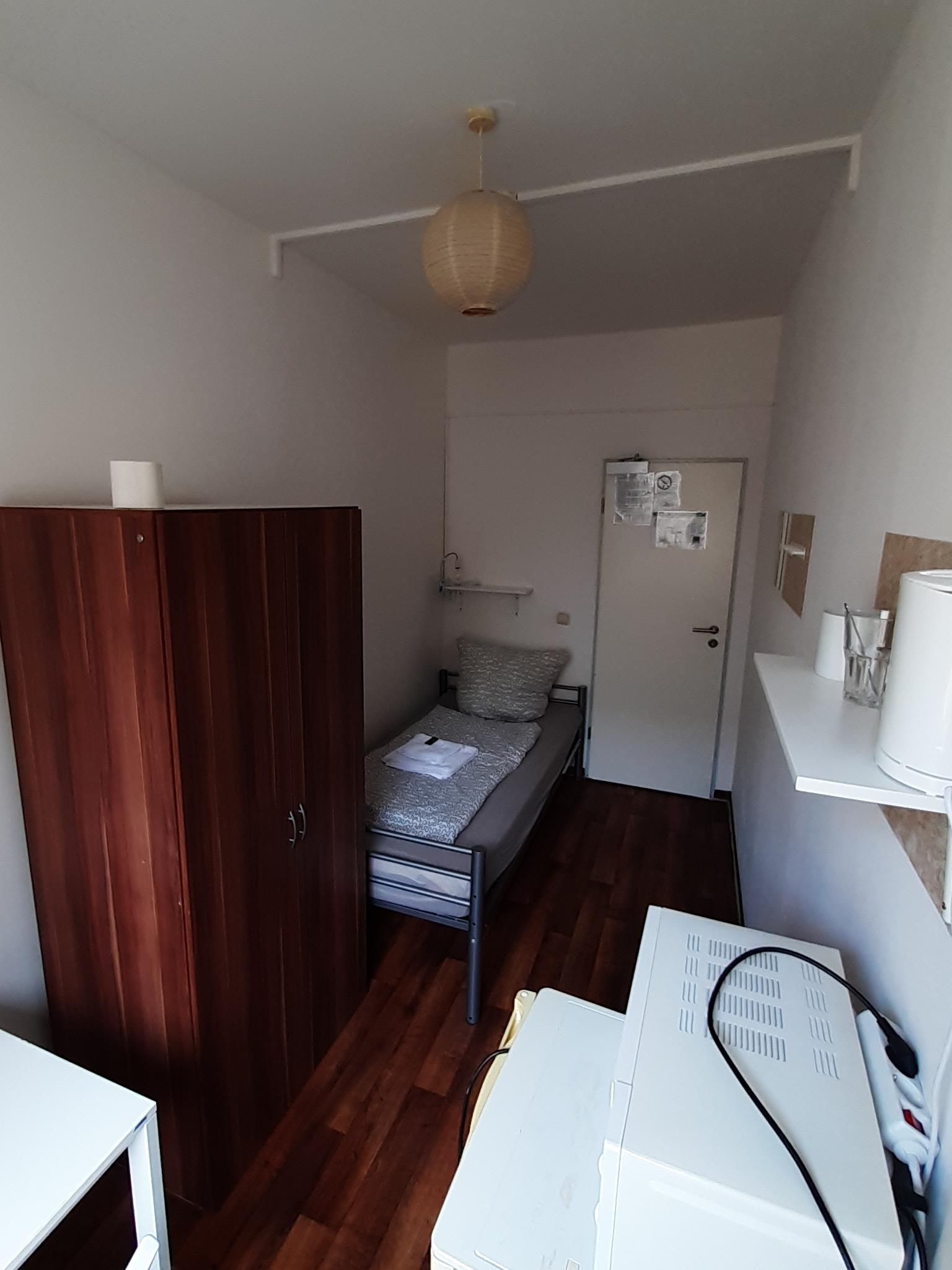 Georg-Kronawitter-Platz 2, 80331 München / Zimmer 323 (1)