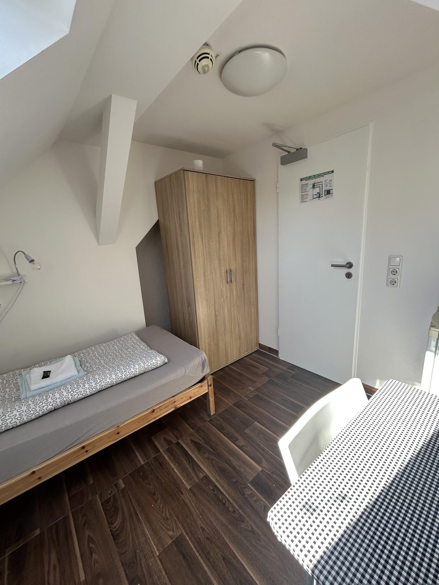 Georg-Kronawitter-Platz 2, 80331 München / Zimmer 401 (1)