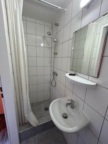 1169img-20241016-wa0042