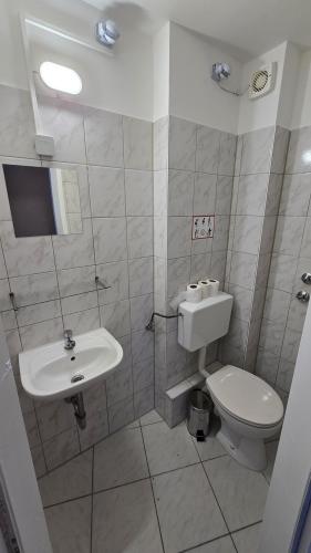 1193f3
